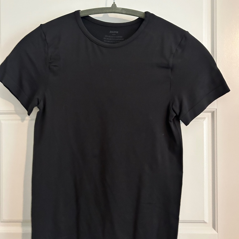 Skims Tee